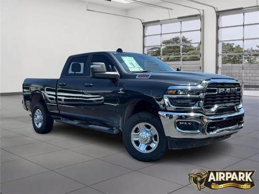 2026 RAM 2500 Tradesman Crew Cab 4x4 6'4' Box