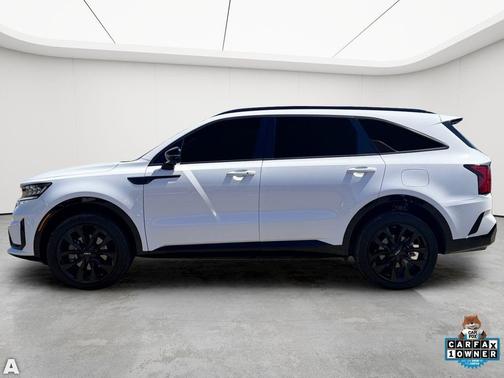 Glacial White Pearl 2023 Kia Sorento SX