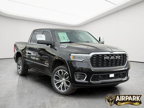 Diamond Black Crystal Pearlcoat 2026 RAM 1500 ST