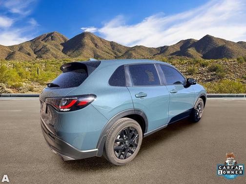 Nordic Forest Pearl 2025 Honda HR-V 2WD Sport