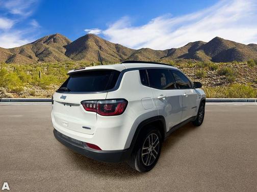 White Clearcoat 2018 Jeep Compass Latitude