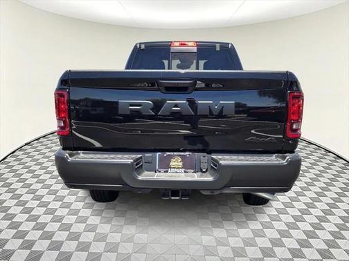 2025 RAM 2500 Tradesman Crew Cab 4x4 6'4' Box