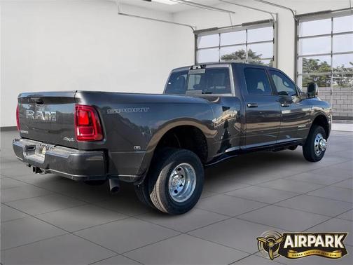 2026 RAM 3500 Laramie Crew Cab 4x4 8' Box