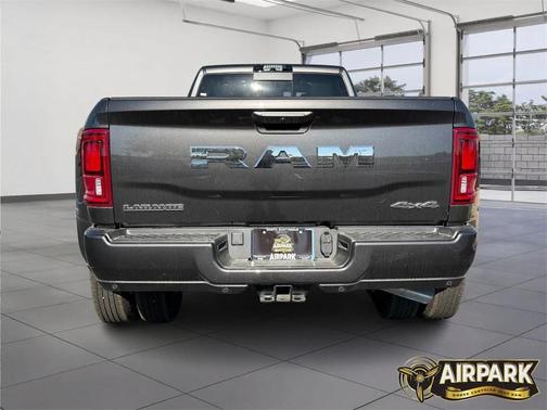 2026 RAM 3500 Laramie Crew Cab 4x4 8' Box