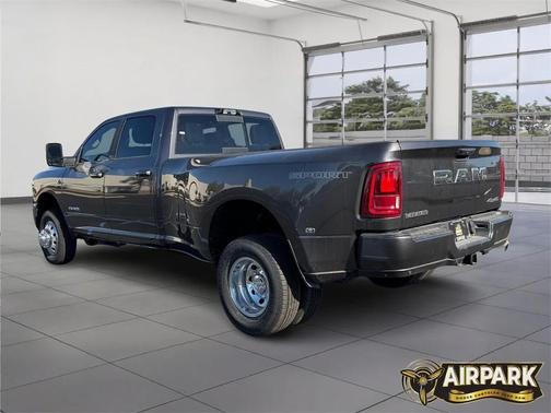 2026 RAM 3500 Laramie Crew Cab 4x4 8' Box