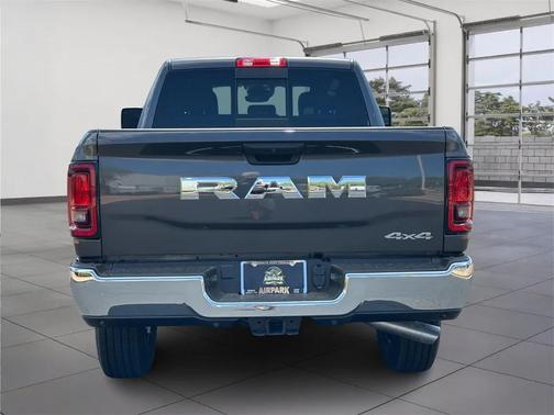 2025 RAM 2500 Tradesman Crew Cab 4x4 6'4' Box