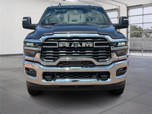 2025 RAM 2500 Tradesman Crew Cab 4x4 6'4' Box