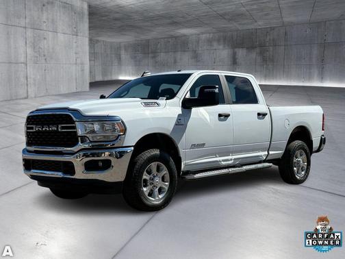 Bright White Clearcoat 2024 RAM 2500 Big Horn Crew Cab 4x4 6'4' Box