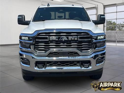 2025 RAM 2500 Tradesman Crew Cab 4x4 6'4' Box