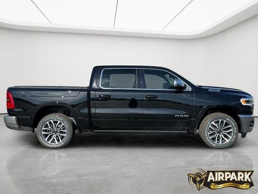 Diamond Black Crystal Pearlcoat 2026 RAM 1500 Longhorn