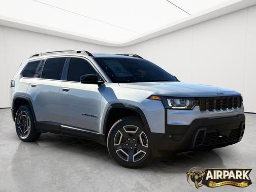 Silver Zynith Clearcoat 2026 Jeep Cherokee Limited