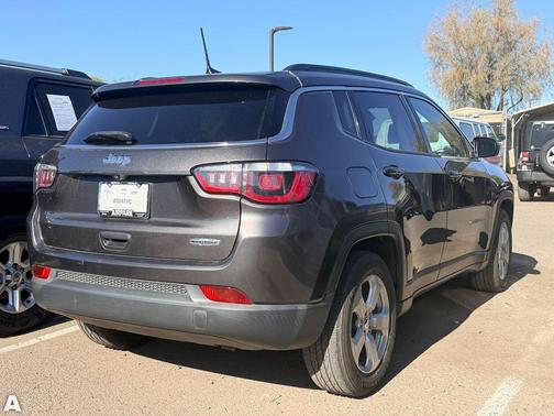Granite Crystal Metallic Clearcoat 2020 Jeep Compass Latitude