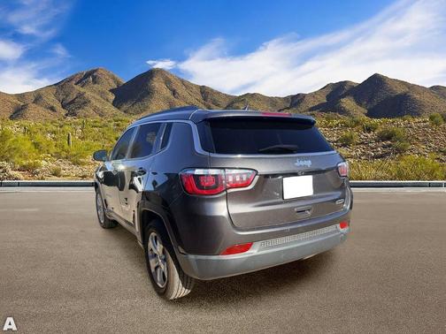 Granite Crystal Metallic Clearcoat 2020 Jeep Compass Latitude