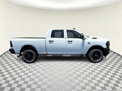 2025 RAM 2500 Tradesman Crew Cab 4x4 6'4' Box