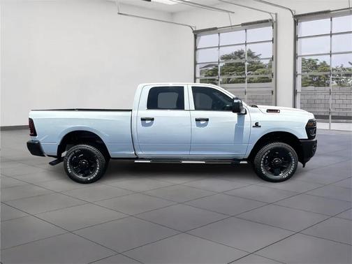 2025 RAM 2500 Tradesman Crew Cab 4x4 6'4' Box