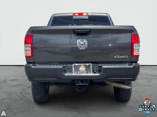 2022 RAM 2500 Tradesman Crew Cab 4x4 6'4' Box