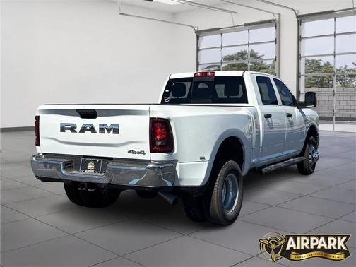 2026 RAM 3500 Tradesman Crew Cab 4x4 8' Box