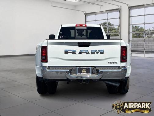 2026 RAM 3500 Tradesman Crew Cab 4x4 8' Box