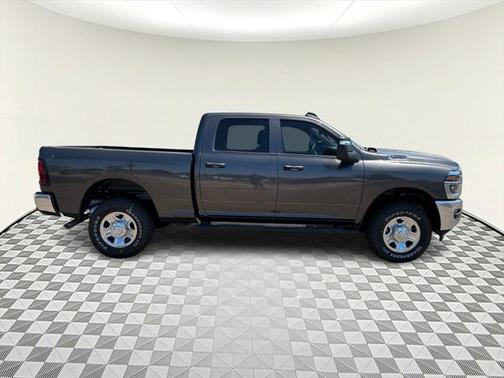 2025 RAM 2500 Tradesman Crew Cab 4x4 6'4' Box