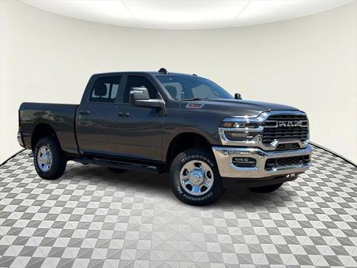 2025 RAM 2500 Tradesman Crew Cab 4x4 6'4' Box