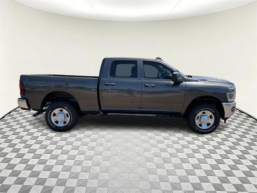 2025 RAM 2500 Tradesman Crew Cab 4x4 6'4' Box