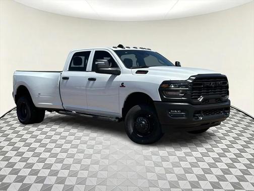 2025 RAM 3500 Tradesman Crew Cab 4x4 8' Box