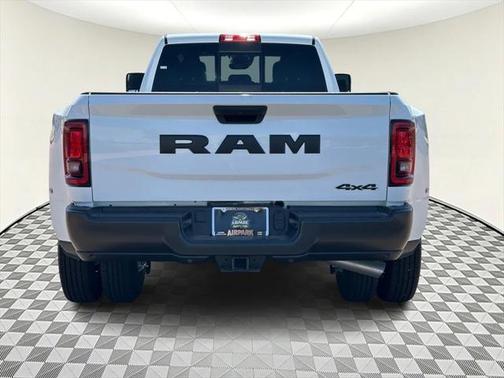 2025 RAM 3500 Tradesman Crew Cab 4x4 8' Box