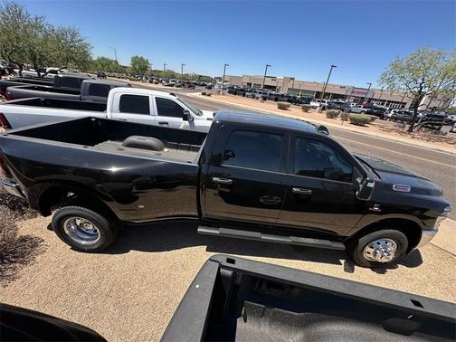 2025 RAM 3500 Tradesman Crew Cab 4x4 8' Box