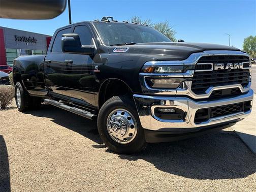 2025 RAM 3500 Tradesman Crew Cab 4x4 8' Box