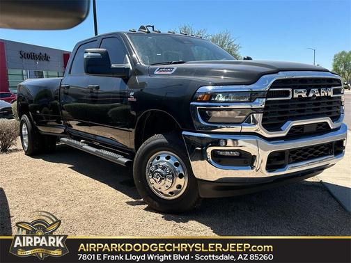 2025 RAM 3500 Tradesman Crew Cab 4x4 8' Box