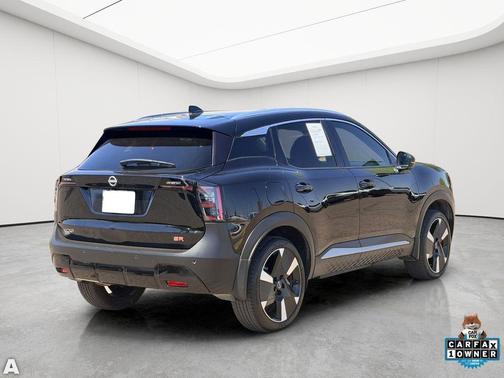 Super Black 2025 Nissan Kicks SR