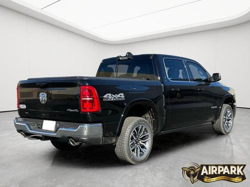 Diamond Black Crystal Pearlcoat 2026 RAM 1500 Longhorn
