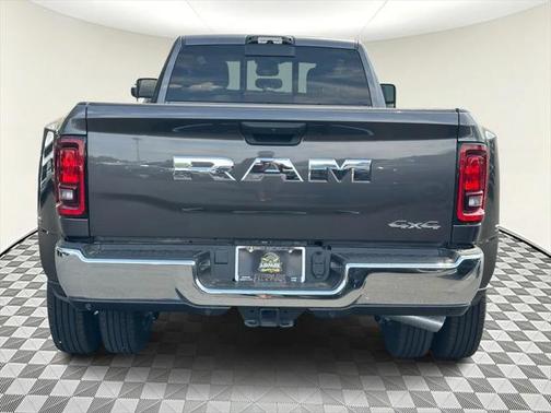 2025 RAM 3500 Tradesman Crew Cab 4x4 8' Box
