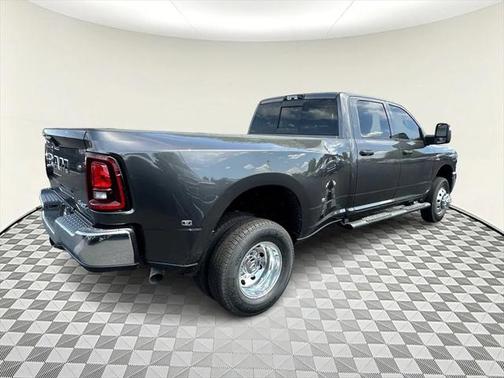 2025 RAM 3500 Tradesman Crew Cab 4x4 8' Box