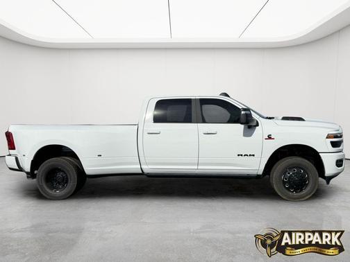 2026 RAM 3500 Laramie Crew Cab 4x4 8' Box