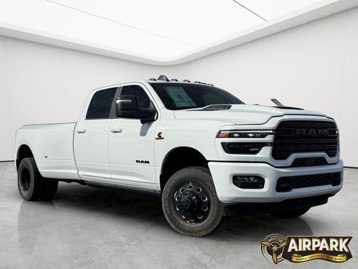 2026 RAM 3500 Laramie Crew Cab 4x4 8' Box