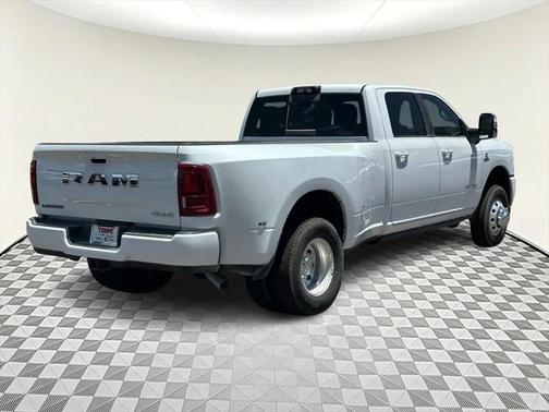 2025 RAM 3500 Laramie Crew Cab 4x4 8' Box