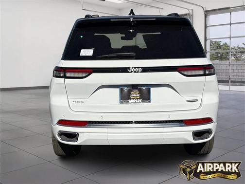 2025 Jeep Grand Cherokee Summit