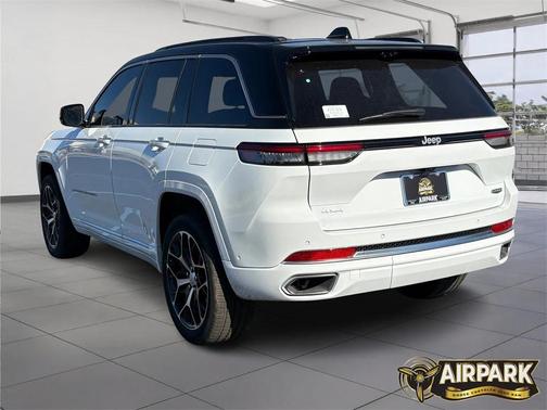 2025 Jeep Grand Cherokee Summit