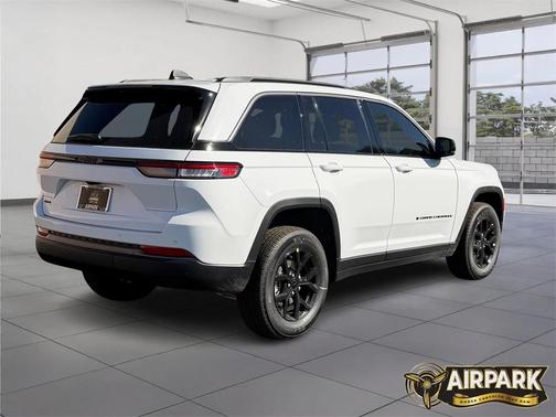 2026 Jeep Grand Cherokee Altitude