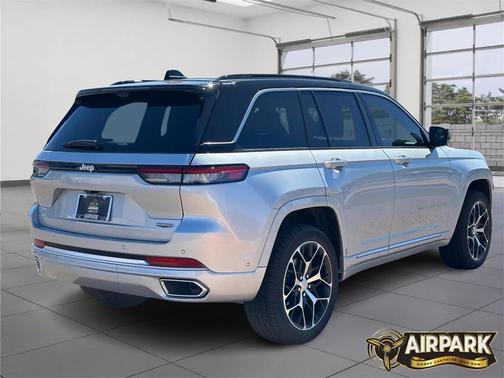 2025 Jeep Grand Cherokee Summit