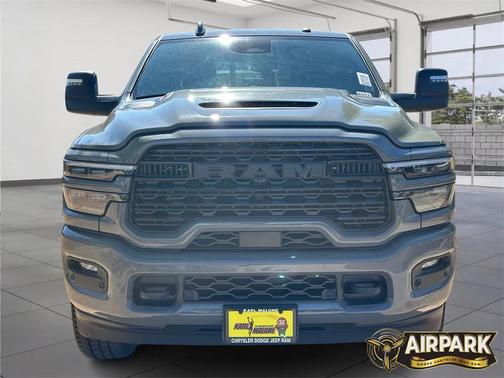 2025 RAM 3500 Limited Crew Cab 4x4 6'4' Box