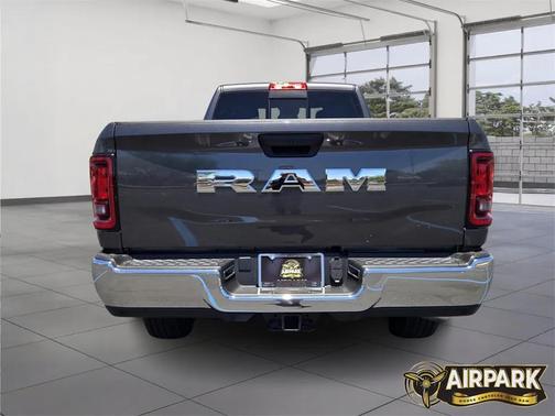 2025 RAM 3500 Tradesman Crew Cab 4x2 8' Box