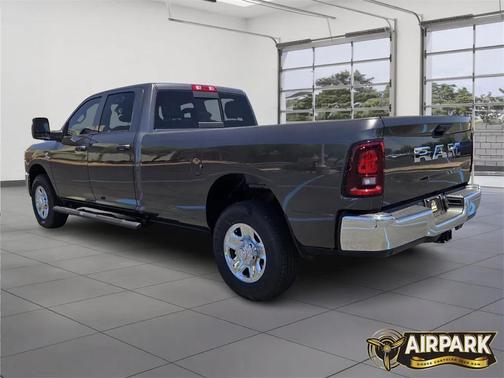 2025 RAM 3500 Tradesman Crew Cab 4x2 8' Box