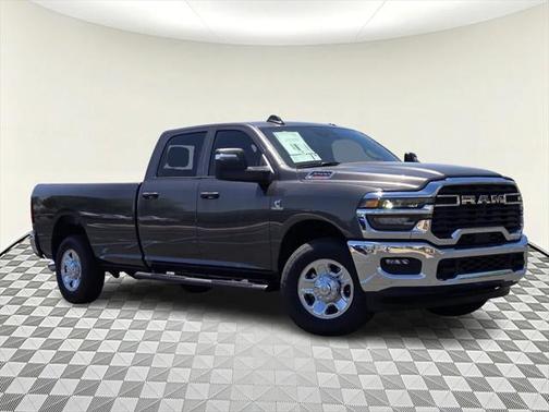 2025 RAM 3500 Tradesman Crew Cab 4x2 8' Box
