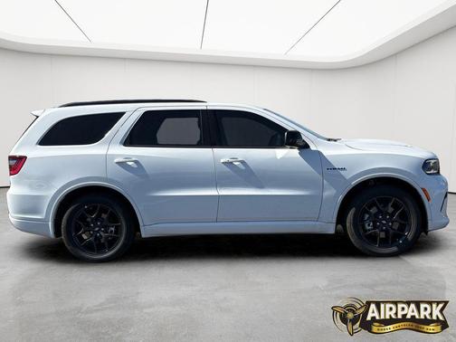 White Knuckle Clearcoat 2026 Dodge Durango GT HEMI V8