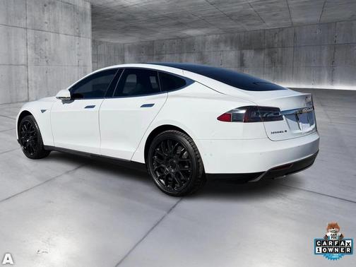 2016 Tesla Model S 90D