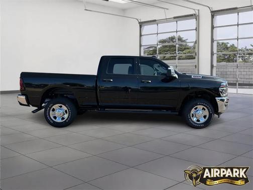 2025 RAM 2500 Tradesman Crew Cab 4x4 6'4' Box