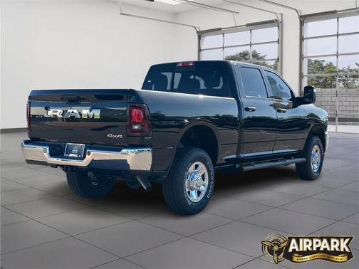 2025 RAM 2500 Tradesman Crew Cab 4x4 6'4' Box