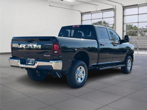 2025 RAM 2500 Tradesman Crew Cab 4x4 6'4' Box